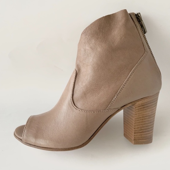 ITALY - Cordani Balero Peep Toe Block High Heel Ankle Bootie Taupe Leather Pumps - Picture 9 of 13
